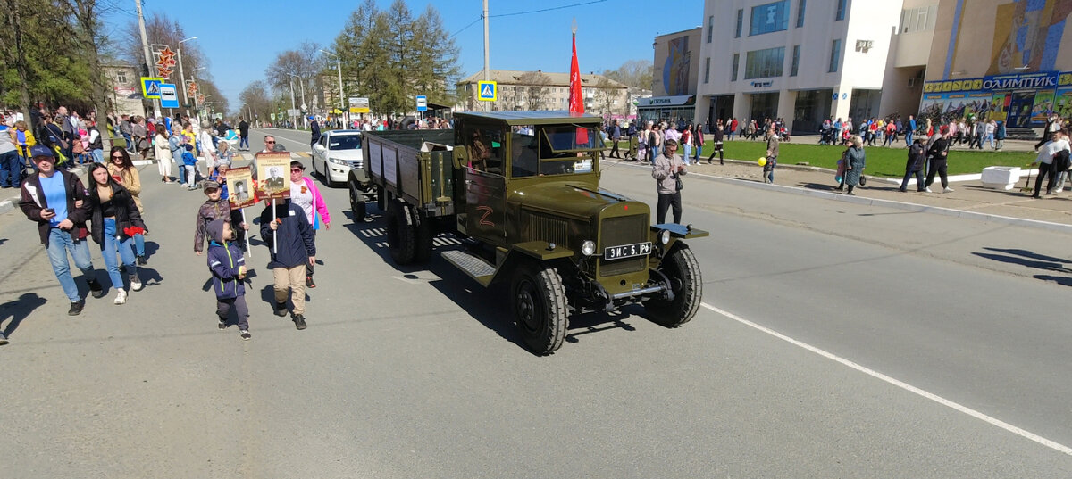Восстановленный автомобиль ЗИС-5 принимает участие в параде Победы. Грузовик полностью исправен и на ходу! Идея восстановления ЗИС-5 принадлежала группе единомышленников, которые решили подарить городу один из символов Победы. Идею поддержали местные власти. Государственную собственность передали на ответственное хранение и безвозмездную реконструкцию. А для восстановления машины инициаторы создали «Фонд восстановления автомобиля ЗИС-5».