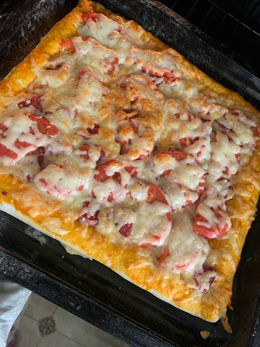 Очень сочная и быстрая пицца в духовке🤤🤤кто хочет рецепт пишите в комментарии...