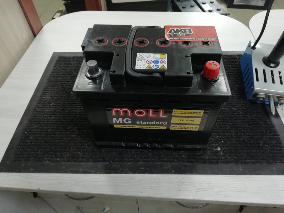 Как и где посмотреть дату выпуска аккумулятора MOLL? Все производители по-разному маркируют свою продукцию.