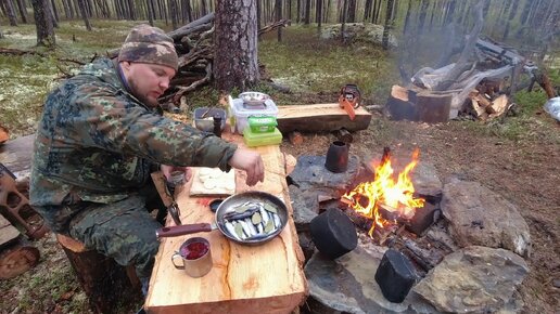 ОН ЖИВЁТ В ХИЖИНЕ В ДРЕМУЧЕМ ЛЕСУ. ОБАЛДЕННЫЙ РЕЦЕПТ ОТ ОТШЕЛЬНИКА. СТРОЙКА В ЛЕСУ.