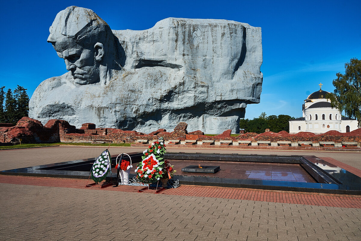 Я умираю, но не сдаюсь! Прощай, Родина. 20/VII-41» О защите Брестской  крепости | БАЗОВАЯ ИСТОРИЯ | Дзен