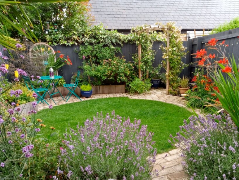 vicki hilton garden design