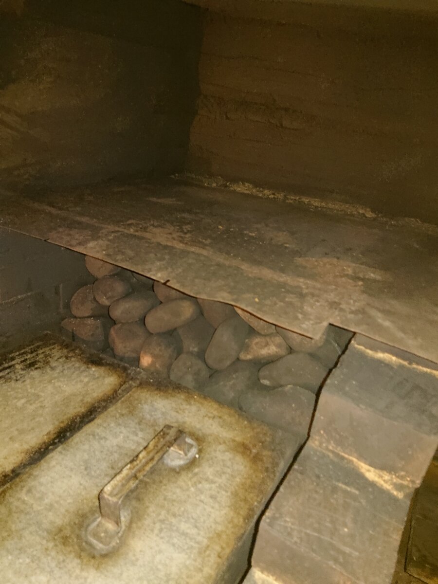 Искрогаситель над каменкой
