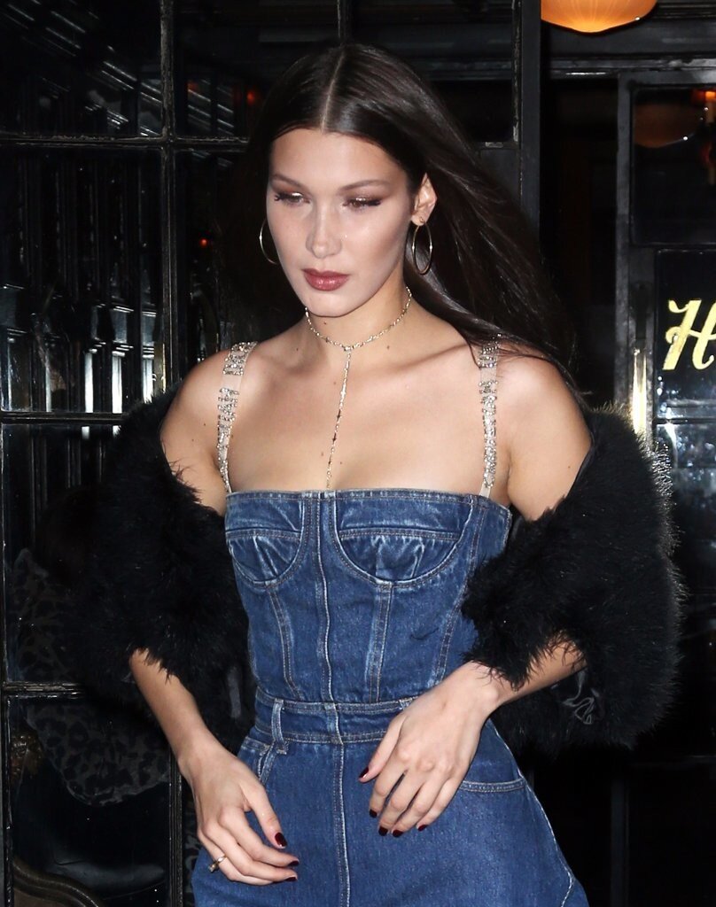 Варианты корсетов из денима и котона