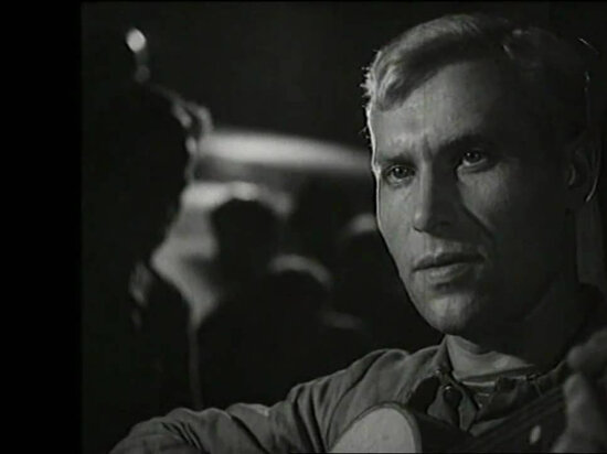    Марк Бернес в фильме «Два бойца», 1943 г.