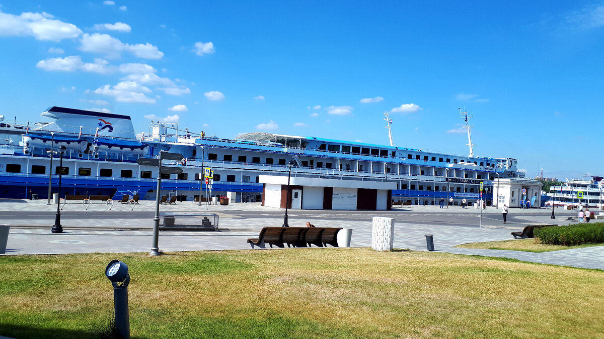 Стоит, красавец, нас дожидается