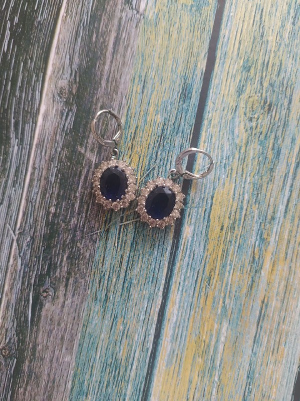 ♥Подарок мамы. Она покупала на АлиЭкспресс. В комплекте была еще подвеска. Но о них мы позже поговорим♥