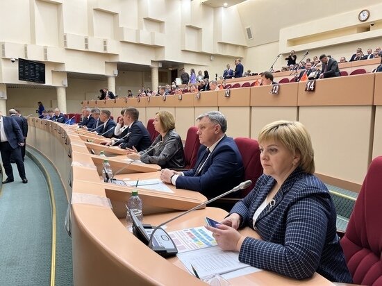     Депутаты Саратовской областной думы. Фото: Сергей Климушев