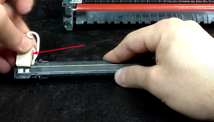 Фото 10. Снимаем клемму с термоэлемента