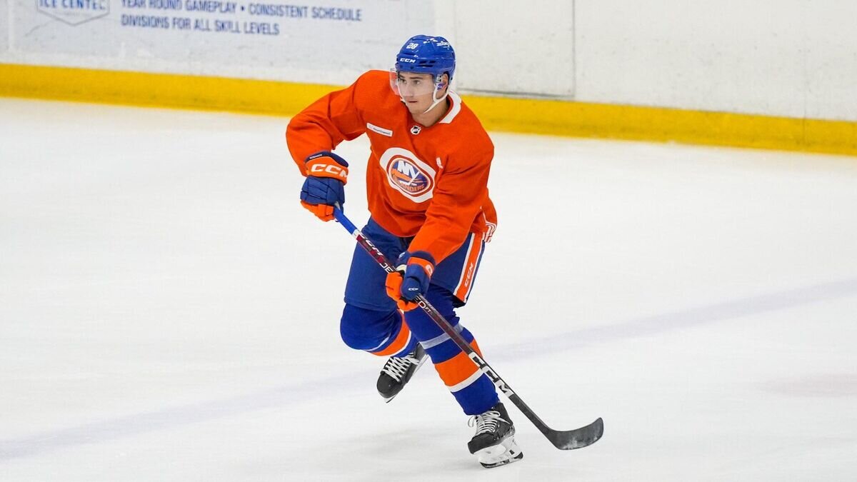    Защитник "Нью-Йорк Айлендерс" Александр Романов© пресс-служба клуба "Нью-Йорк Айлендерс"