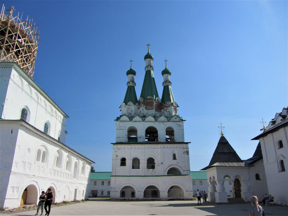 Храм Александра Свирского в Москве