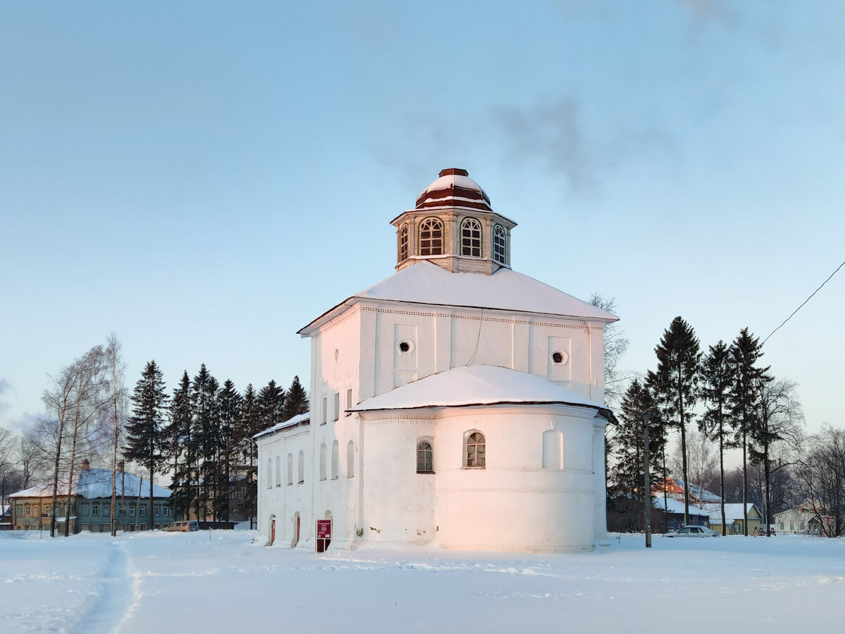 Введенская церковь, в которой расположена выставка