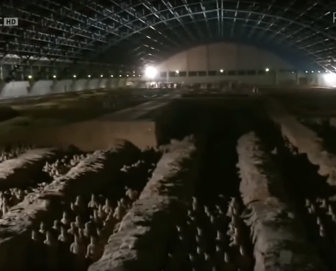 Терракотовая армия из гробницы Цинь Шихаунди