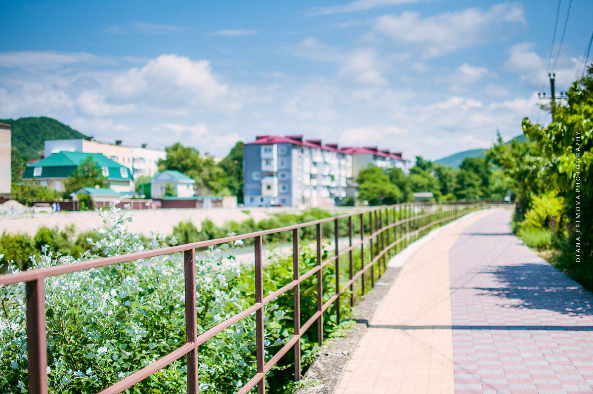 Маленькая заграница. Пляж в Новомихайловском | Di_travel | Дзен