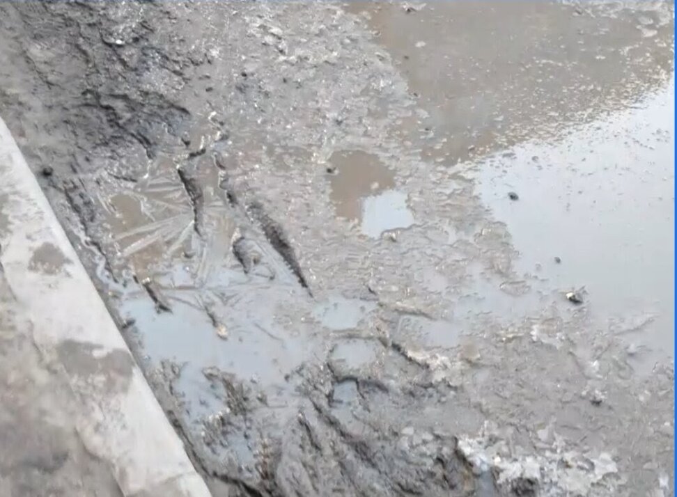 На улице подмерзли лужи. Краснодар, март -3°С