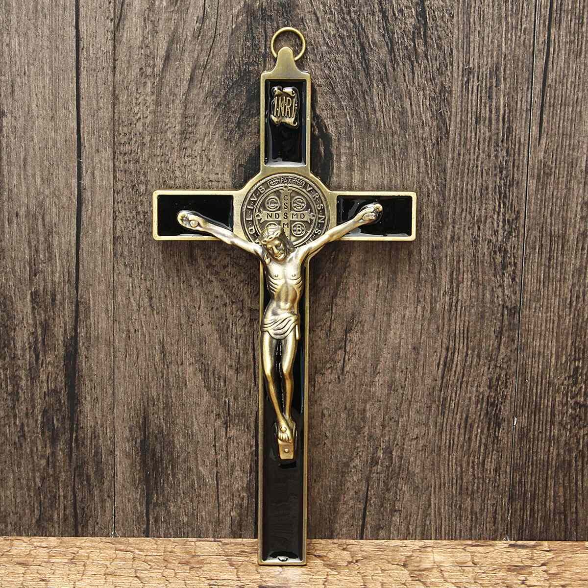 Почему православный крест отличается от католического и как крест выглядел на самом деле?