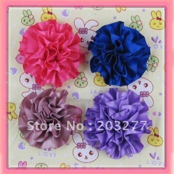 Пышные цветы из атласных лент