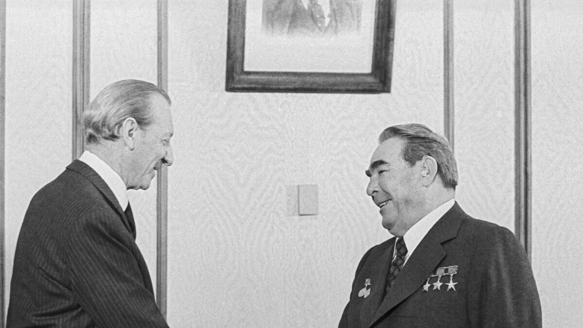 Вальдхайм Курт Йозеф и Брежнев Леонид Ильич. Яндекс картинки.