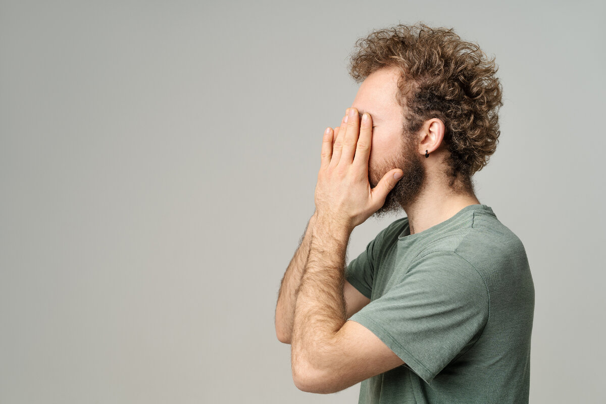 Длительные эмоциональные переживания - не лучше. Когда стресс длится долго, чаще всего в результате переживаний, пережёвывания одной и той же темы, это даже хуже. Называется такое явление фрустрацией (C) Depositphotos