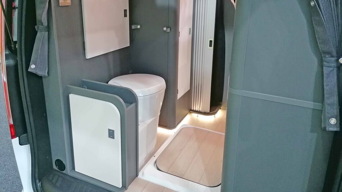 Стационарный кассетный туалет