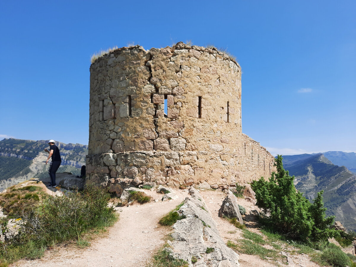 Верхняя башня крепости.