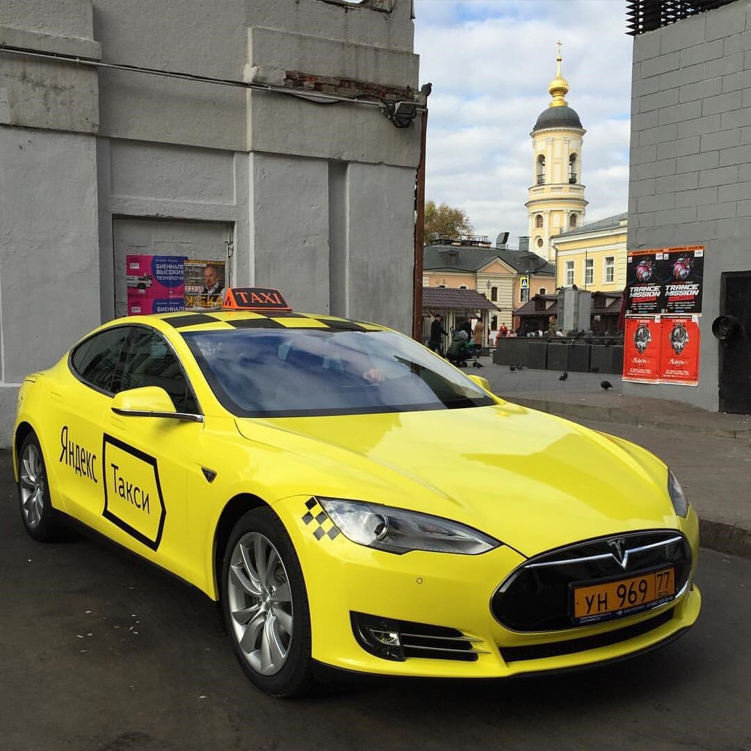 После увольнения с одной организации по состоянию на тот момент своего здоровья и поиска новой работы. Мне позвонила девушка и предложила поработать в Яндекс такси. Мне и ранее поступали такие предложения от которых я всегда отказывался, по причине того что раньше нужно было открывать свое ИП и тд в том городе в котором я жил, но в этот раз все обстояло иначе, девушка сказала некакое ИП не нужно, на выбор вы берете тот автомобиль в аренду который вам нравится из списка предложенных были Фольксваген Поло, Ниссан Альмера, и Шкода так звучало интересно по телефону. Придя по указанному адресу города Томск там крупный таксопарк Е-такси все оказалось с точностью да наоборот машину я выбрать не могу цены аренды отличается, что было предложено сначала я обязательно должен ездить на Альмера и если не будет дтп и тд можно пересесть на другой авто. На Альмере я проездил не больше двух недель, это не машина это полное г... Ниссан как вы вообще могли произвести на свет это убожество!? Пересел я с альмеры по причине того что это 