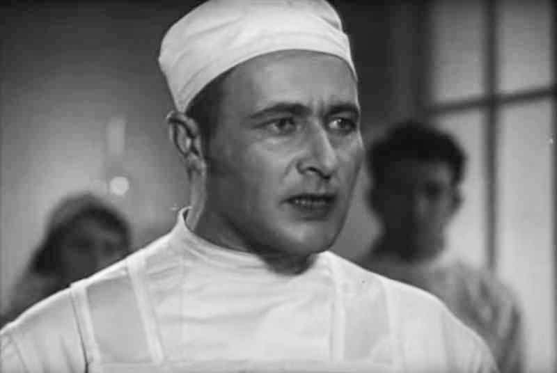 Кадр из фильма "60 дней". Валентин Янцат в роли Петра Петровича Пугачёва