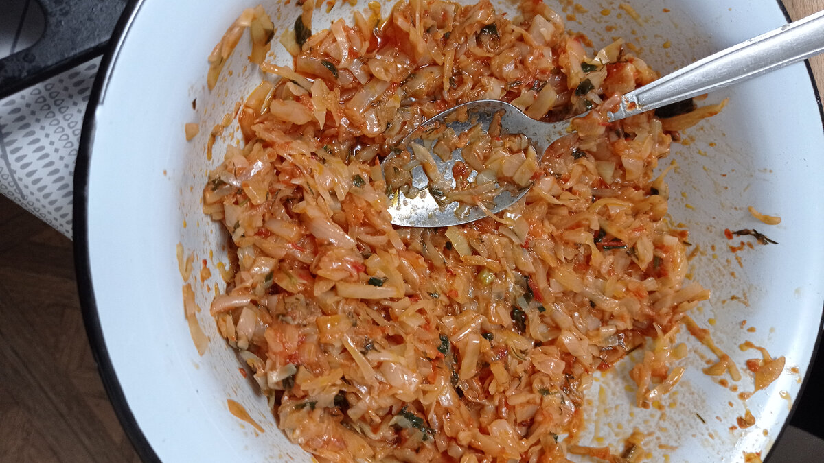 Начинка из тушёной капусты для пирожков