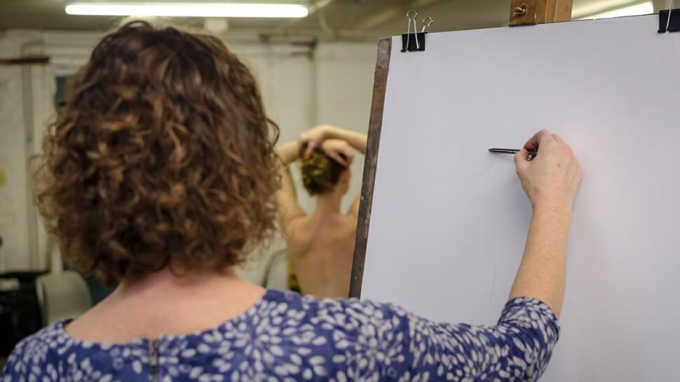 Рисунок с натуры – это именно тот тип рисунка, где вы можете столкнуться с трудностями передачи ракурса.