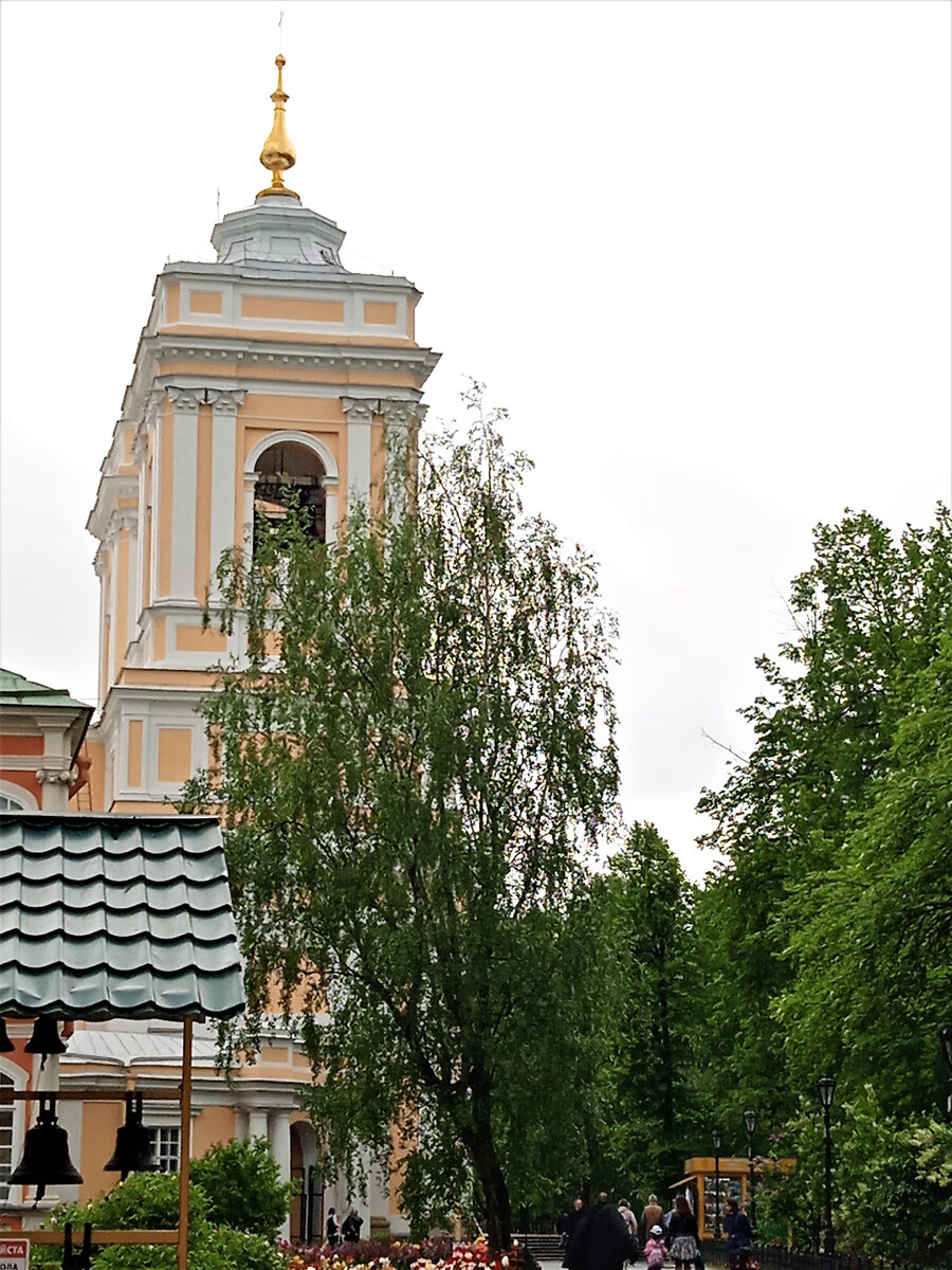 Тро́ицкий собо́р — соборный храм Александро-Невской лавры