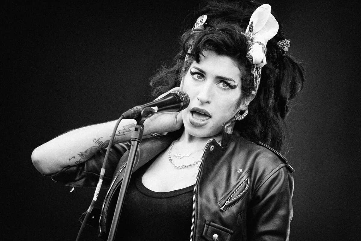 Amy winehouse you know. Эми Уайнхаус. Эми Уайнхаус певица. Джазовая певица Эми Уайнхаус. Эми Уайнхаус фото.