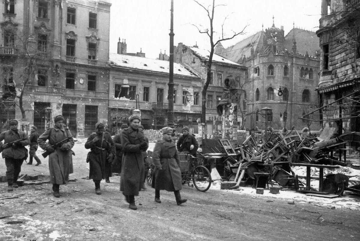 Освобождение Венгрии 1944. Штурм Будапешта 1945. Будапештская наступательная операция советских войск.