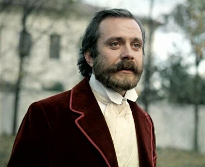 Кадр из фильма «Жестокий романс» (1984). Скриншот.