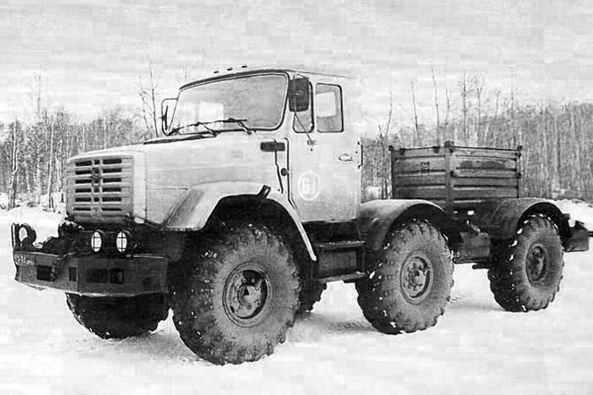 Первый опытный автомобиль семейства 4972/4975. Тогда он назывался ЗИЛ 132К. Фото из открытых источников.