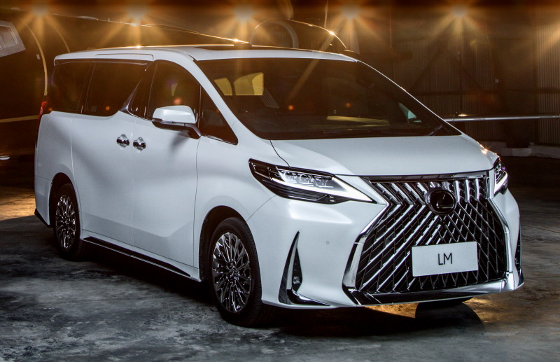 Минивэн Lexus LM