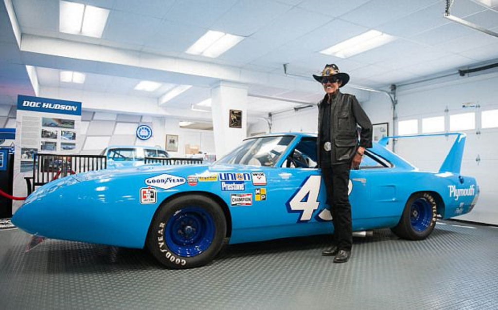 Plymouth Superbird наскар