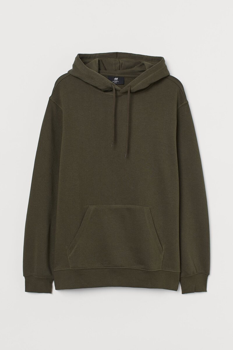 Фото с сайта H&M. Модель называется Relaxed Fit - обычна доступна в огромном количестве цветов, включая яркие и необычные.