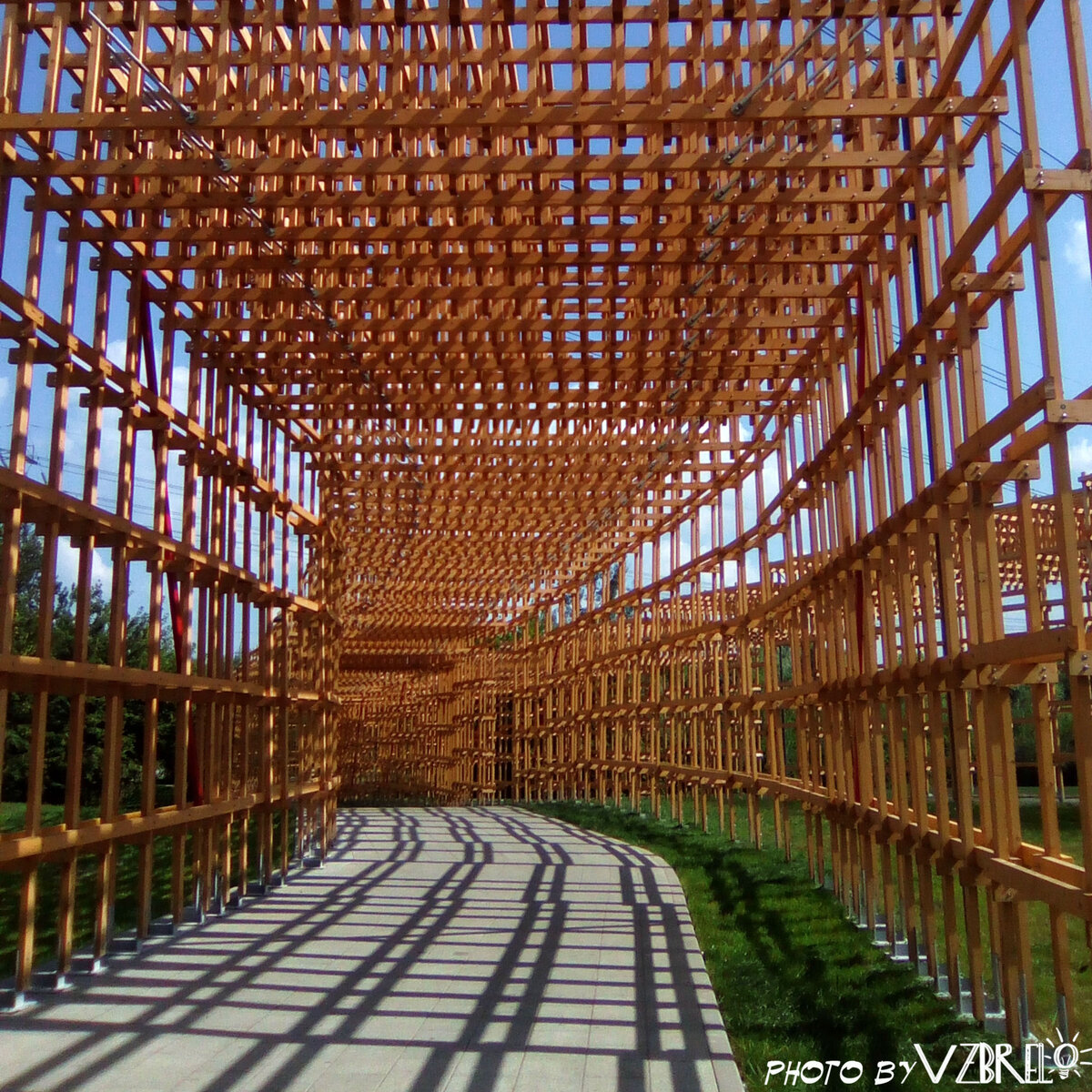 Тут 8 картинок, можно полистать, если пропустили.