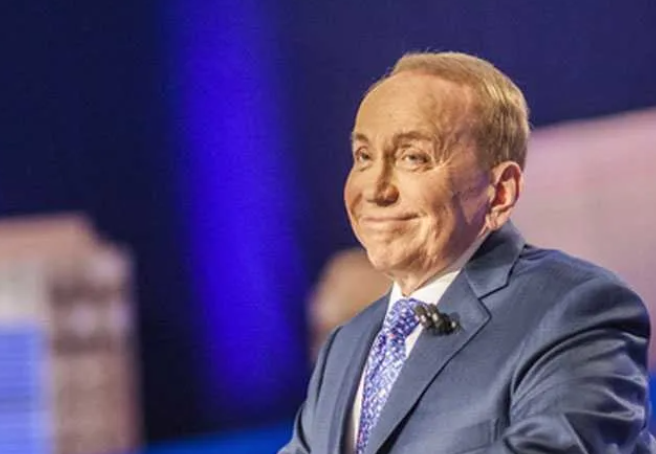 Масляков квн 2022. Почему масляков больше не ведет квн. Квн 2022 высшая лига ведущий. Масляков квн. Масляков.