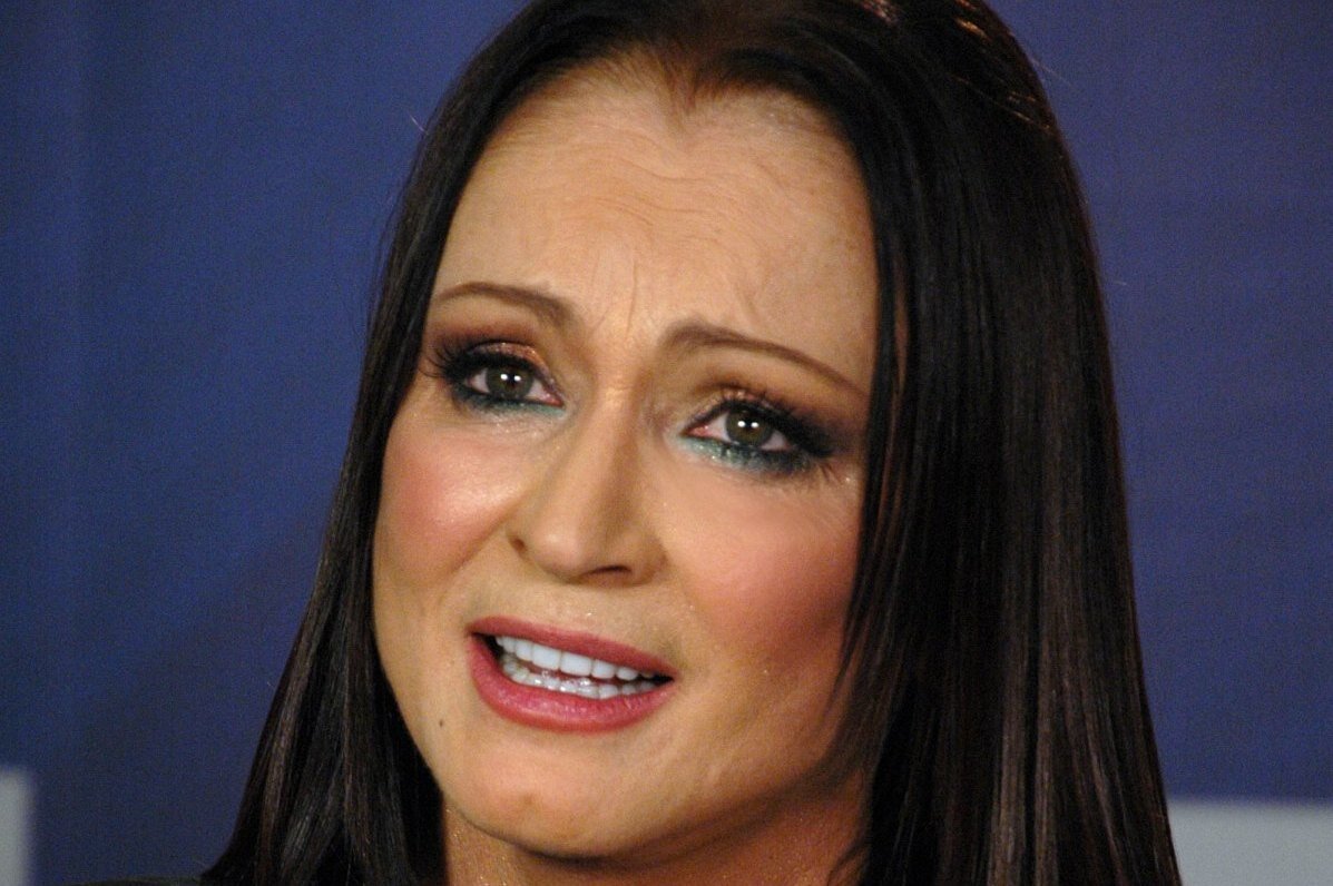     «Сердце разбито»: изменившаяся София Ротару на могиле мужа поразила поклонников