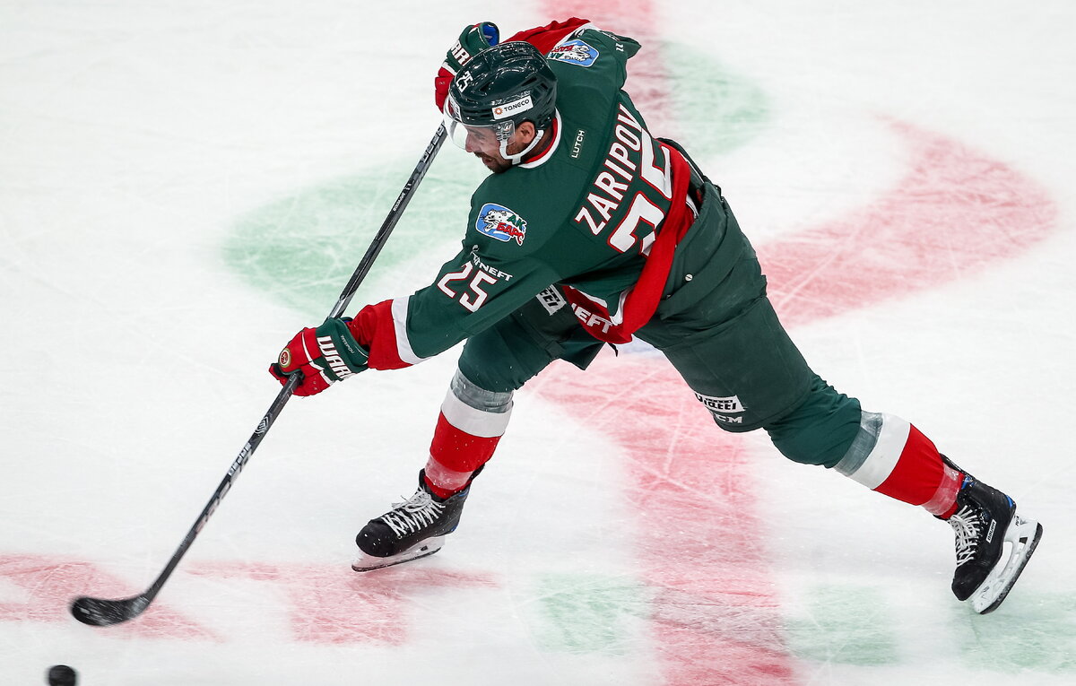    Нападающий "Ак Барса" Данис Зарипов   Егор Алеев/ТАСС