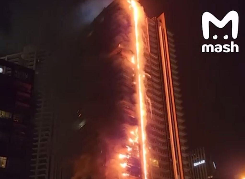 Дубай сейчас новости последние. В Дубае горит небоскреб. Пожар в Дубае. Пожар в Дубае небоскреб. Многоэтажка горит.