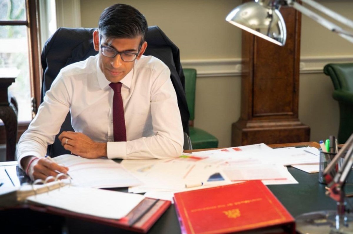    В правительстве Риши Сунака произошла первая отставка