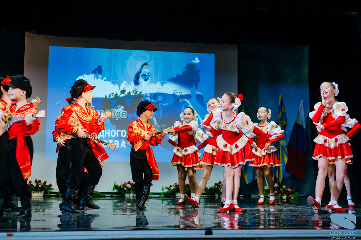 Праздничный концерт творческих коллективов ЦОК ВКС на торжествах в честь Дня народного единства