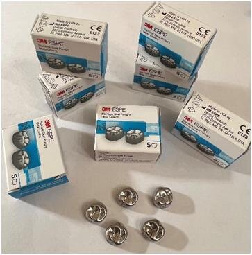 Зачем ставить коронки на молочные зубы? 