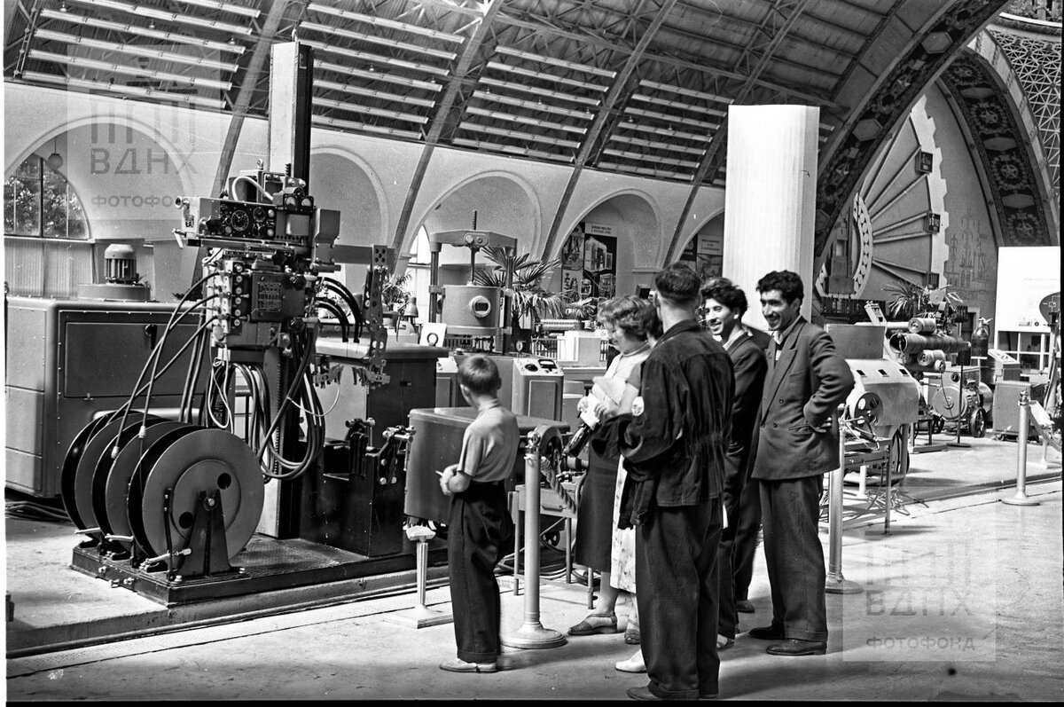 Дата: июль 1961
Номер негатива: О-58312
Метки: Достижения науки и техники
Павильон: Механизация / Машиностроение / Космос
Источник: Музей ВДНХ
