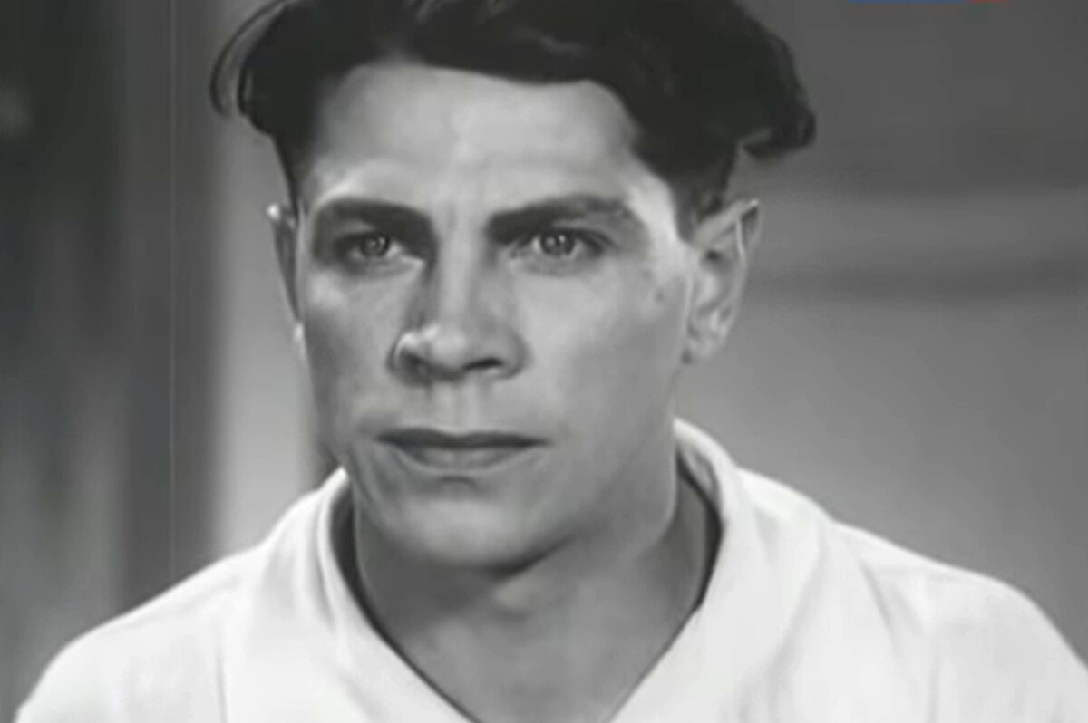 Кадр из кинофильма "Случайная встреча", 1936 г., режиссер и сценарист Игорь Савченко, композитор Сергей Потоцкий (скриншот)