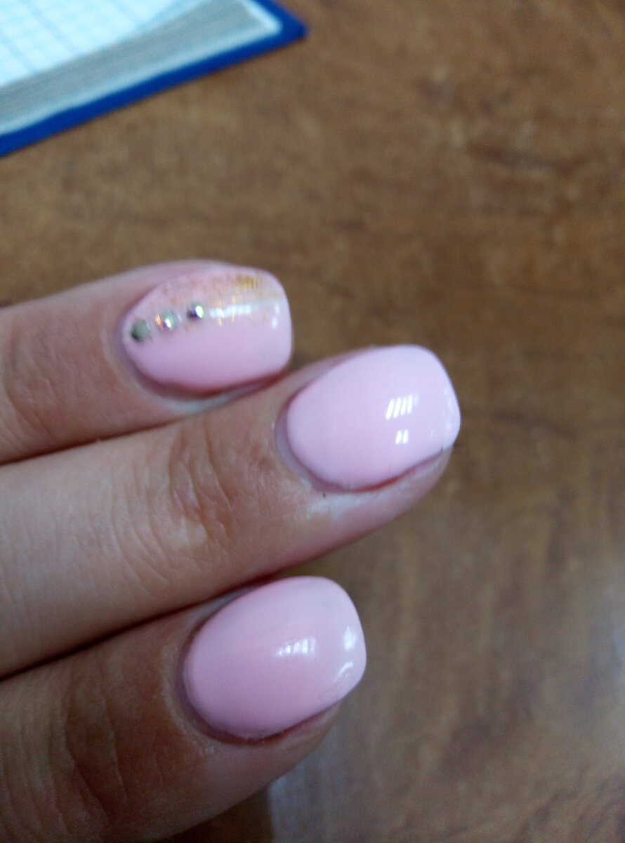 Не прошло и недели, средний сломан уже, видно