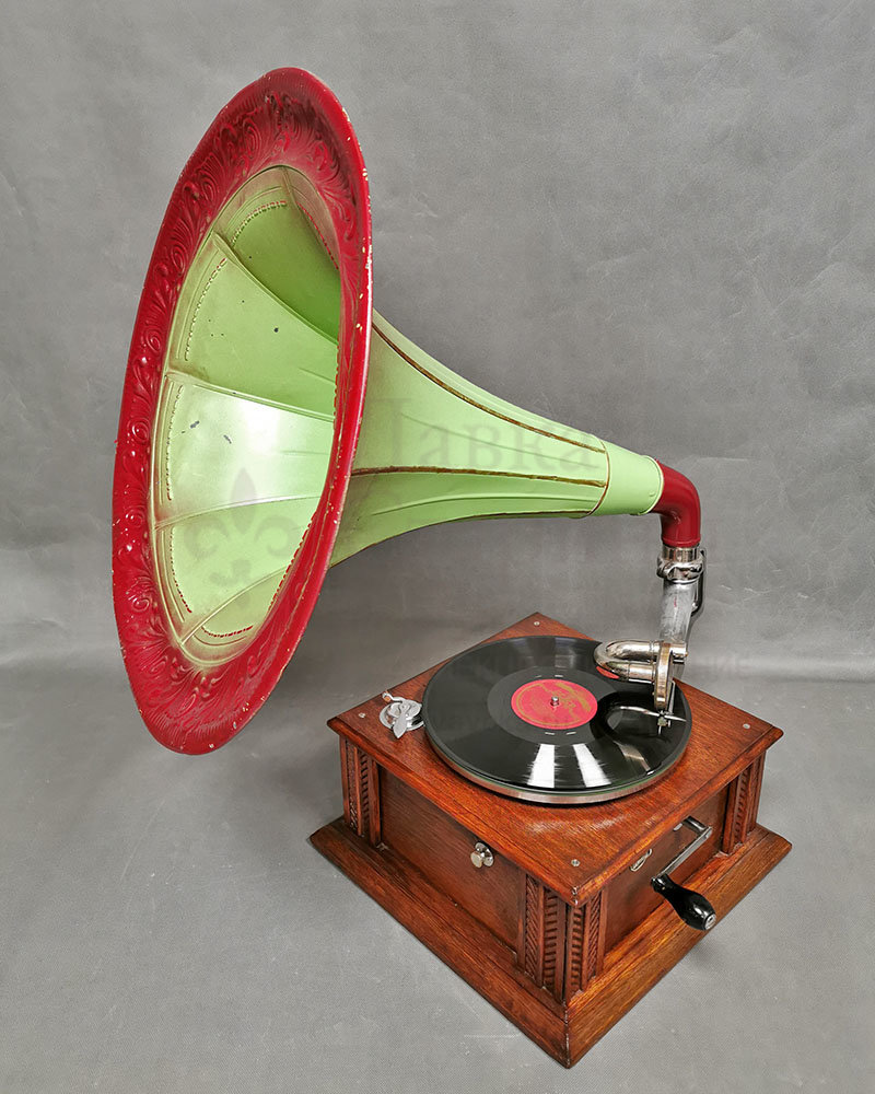 Старинный граммофон с трубой «Jumbo» H 4922, дерево, Европа, н. 20 в.