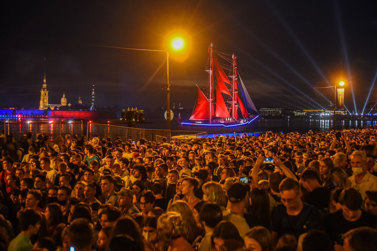 фото "Алые Паруса", С-Петербург, 2021г. из инета